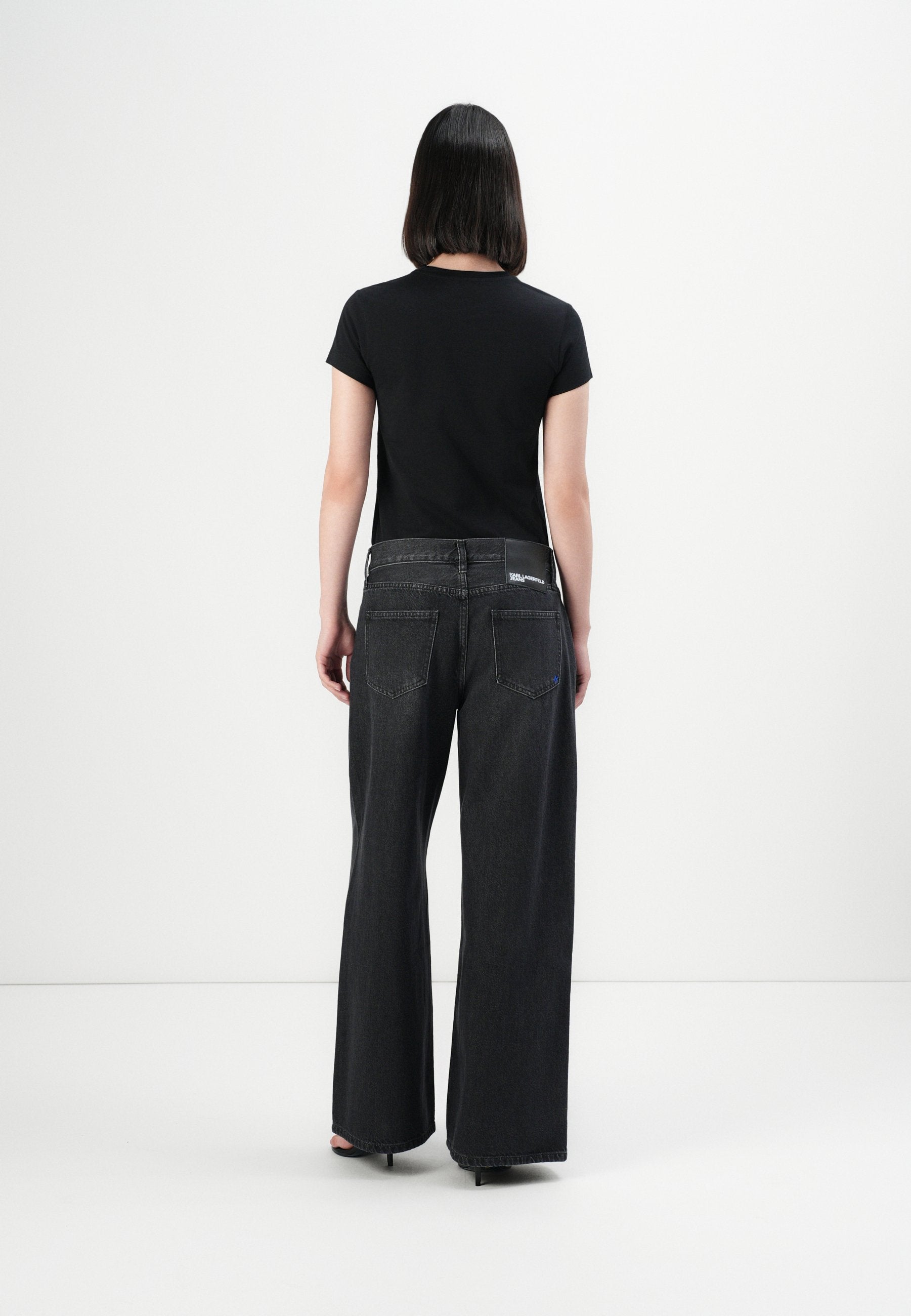 LOW-RISE WIDE LEG Media 4