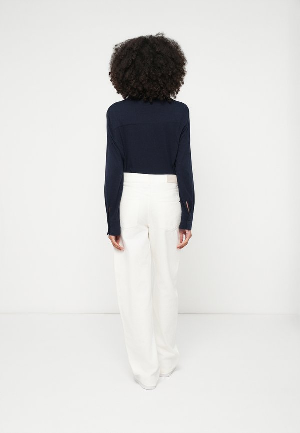 Tommy Hilfiger MID RISE TAPERED BARREL LEG WHITE JEANS