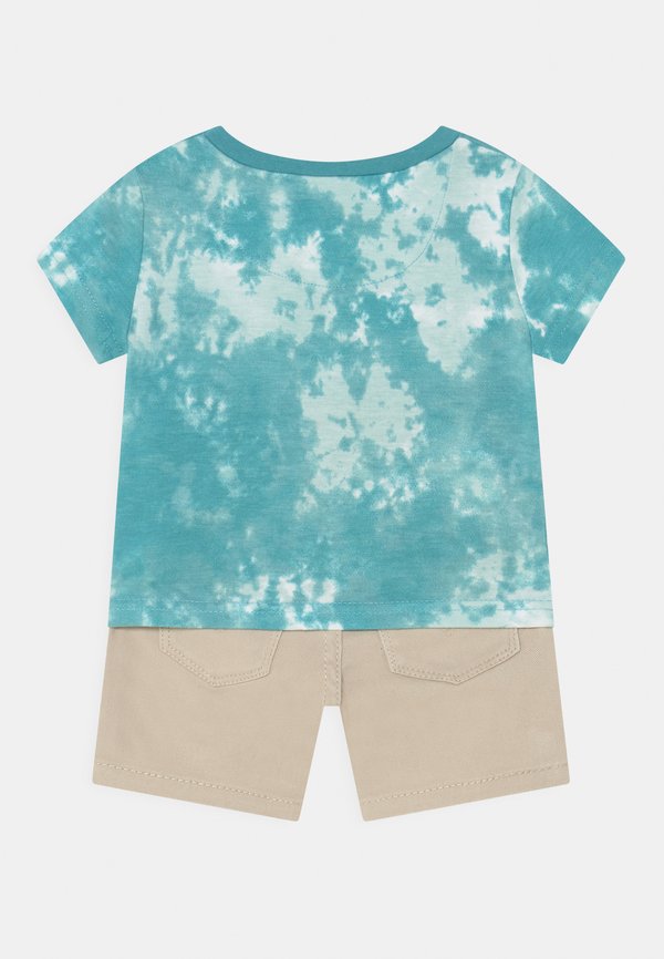 Levi's® TIE DYE LOGO TEE SET