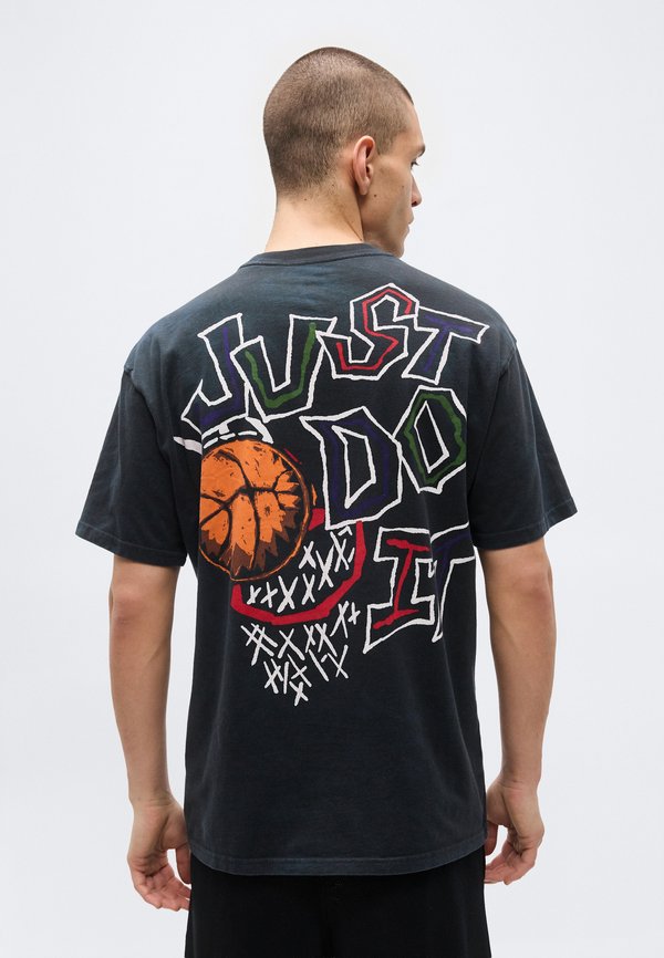 Nike Performance TEE M90 SUMMIT - Print T-shirt - off noir