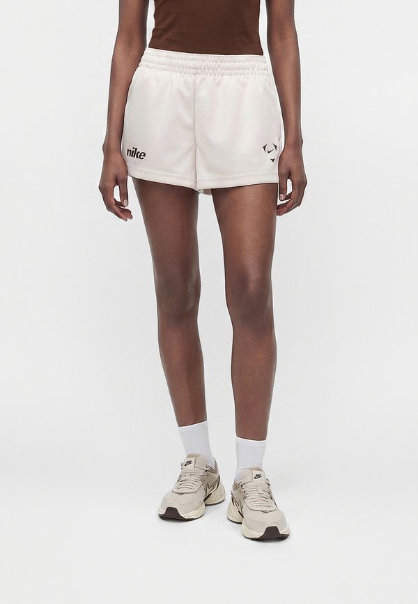 Nike Sportswear Shorts - white