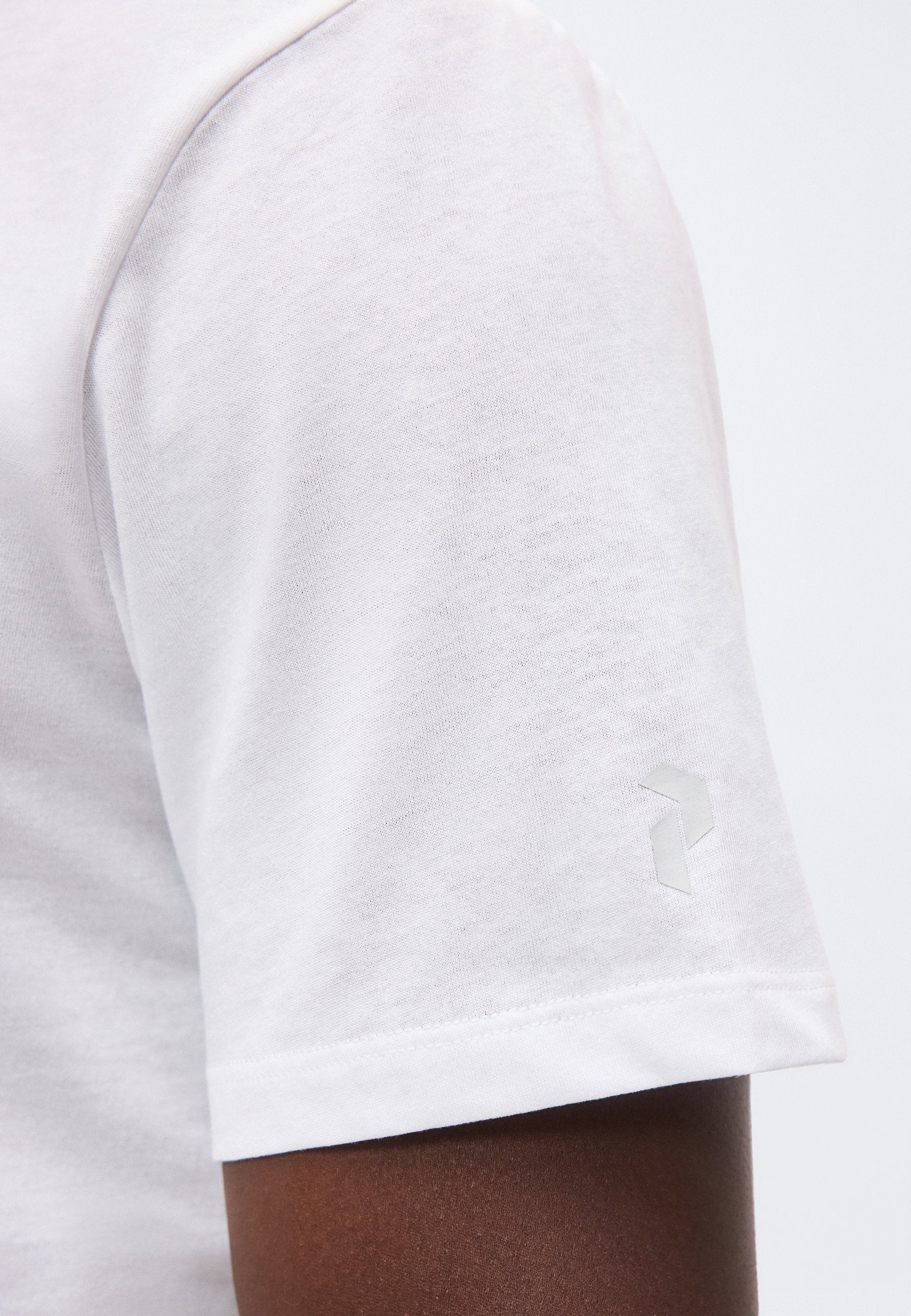 Peak Performance EXPLORE LOGO TEE