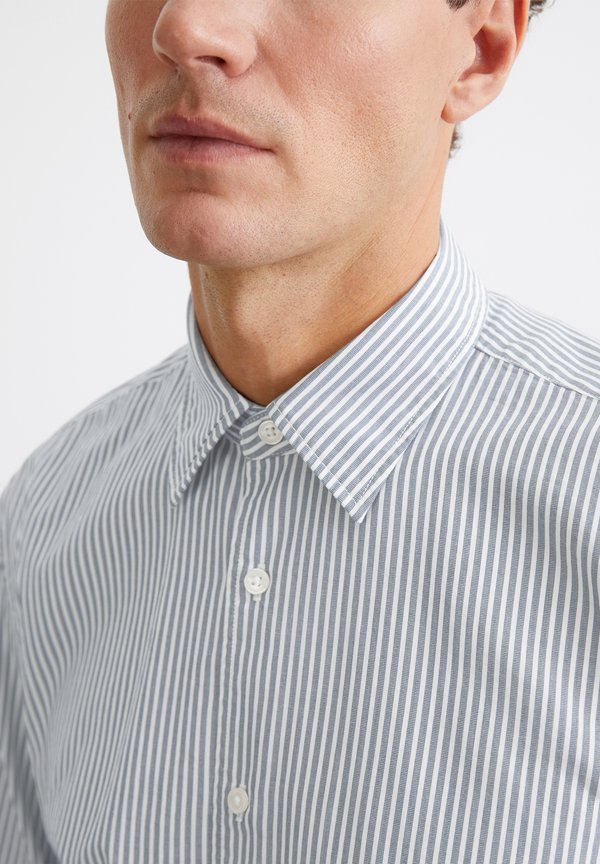 Marc O'Polo KENT COLLAR LONG SLEEVES NO POCKET ROUND HEM