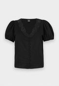 Schwarze Bluse mit Puffärmeln, V-Ausschnitt mit Spitzendetails und gefütterten Knöpfen auf der Vorderseite. Aus leichtem, glattem Stoff gefertigt.