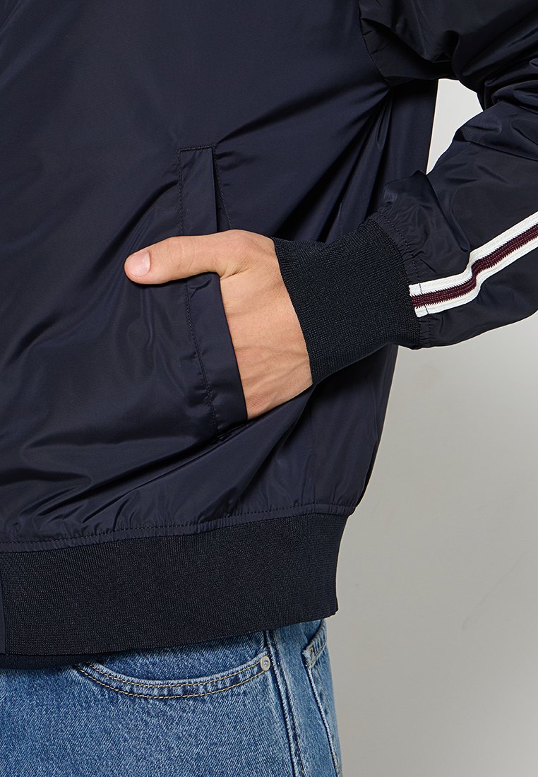 Armani Exchange Übergangsjacke Media 6
