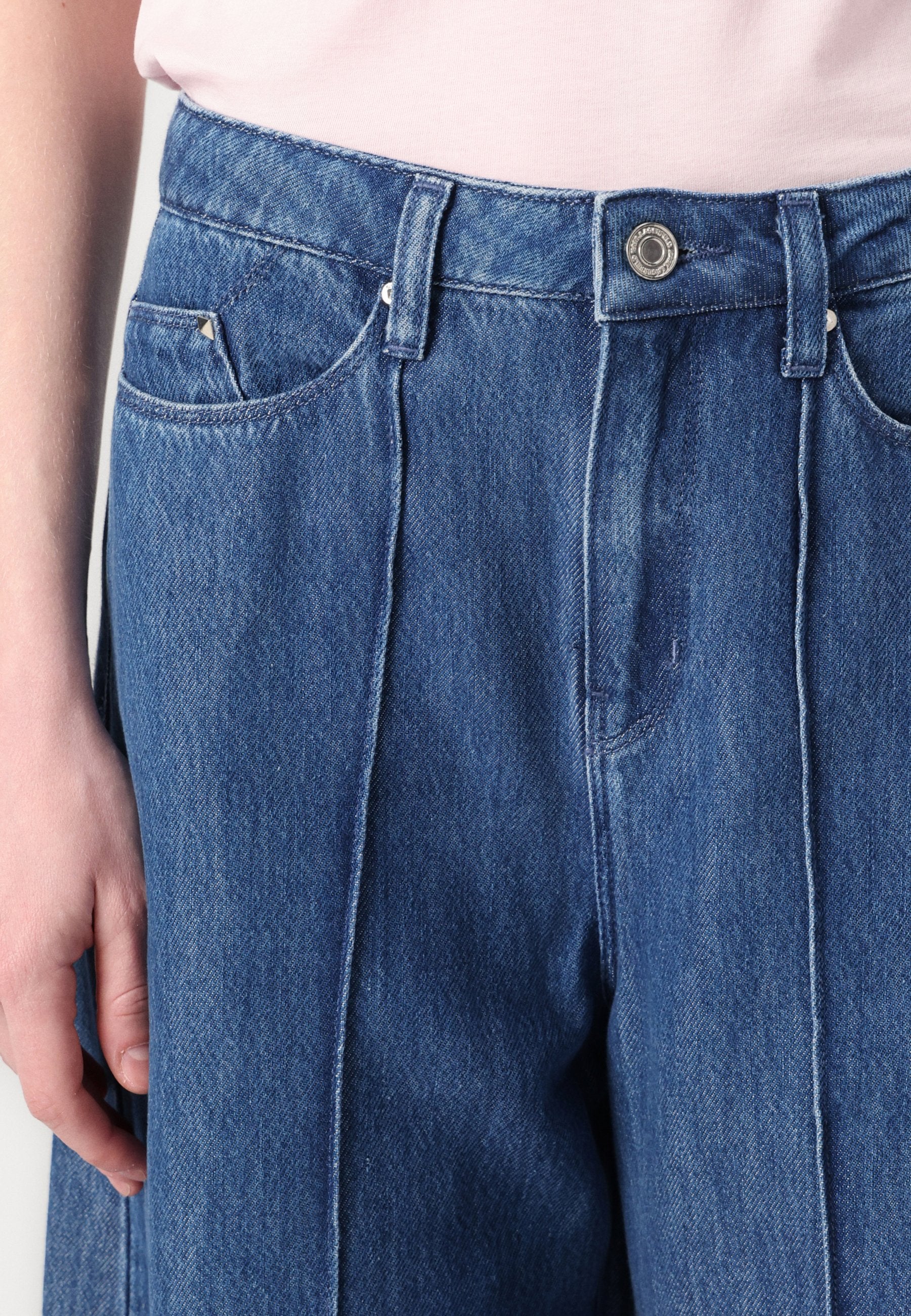 FOLDED PANTS Media 6