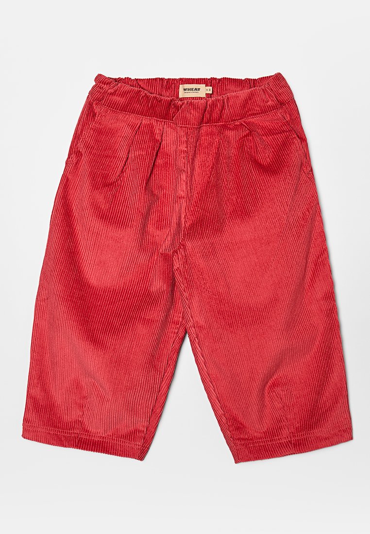 Rote Cordhorts mit weitem Bein, aus strukturiertem Stoff, vorne mit Falten und einem elastischen Bund. Geeignet für den Freizeitgebrauch.