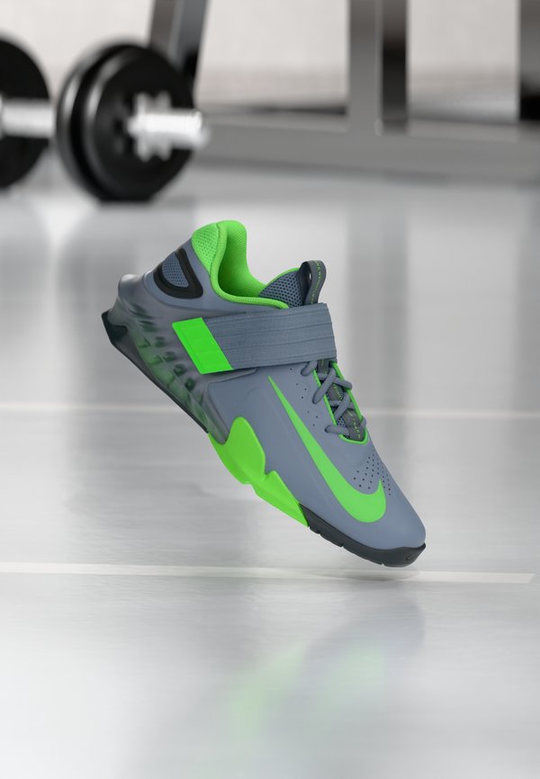 Nike Performance SAVALEOS - Training shoe - grey/light green