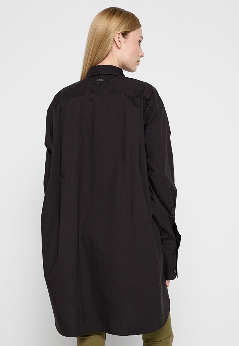 OVERSIZED FIT Media 2