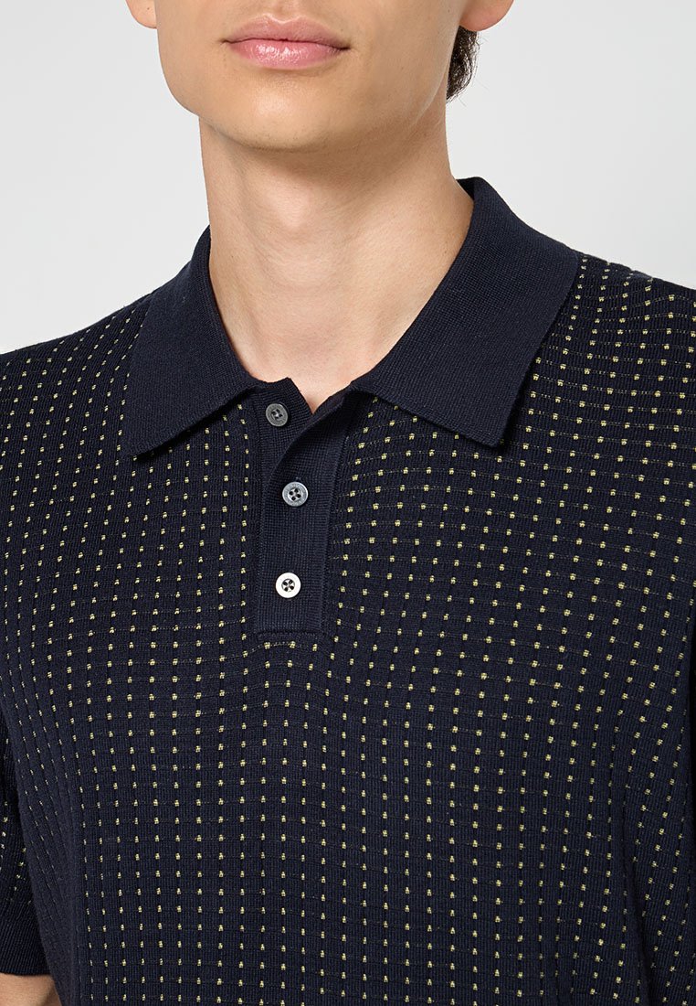 Lyle & Scott GRID