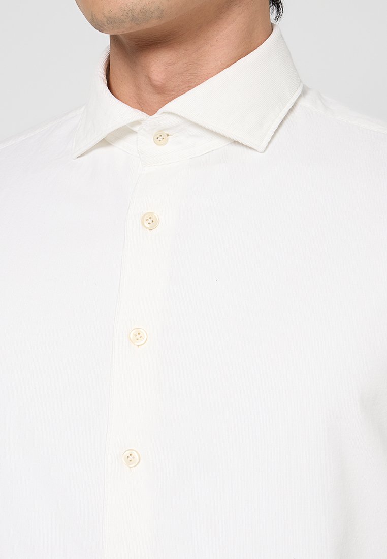 PROFUOMO CUTAWAY SLIM FIT