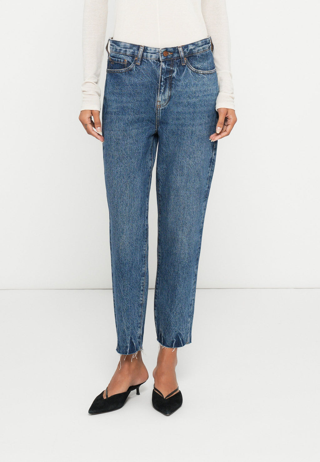 Armani Exchange Jeans Tapered Fit Media 1