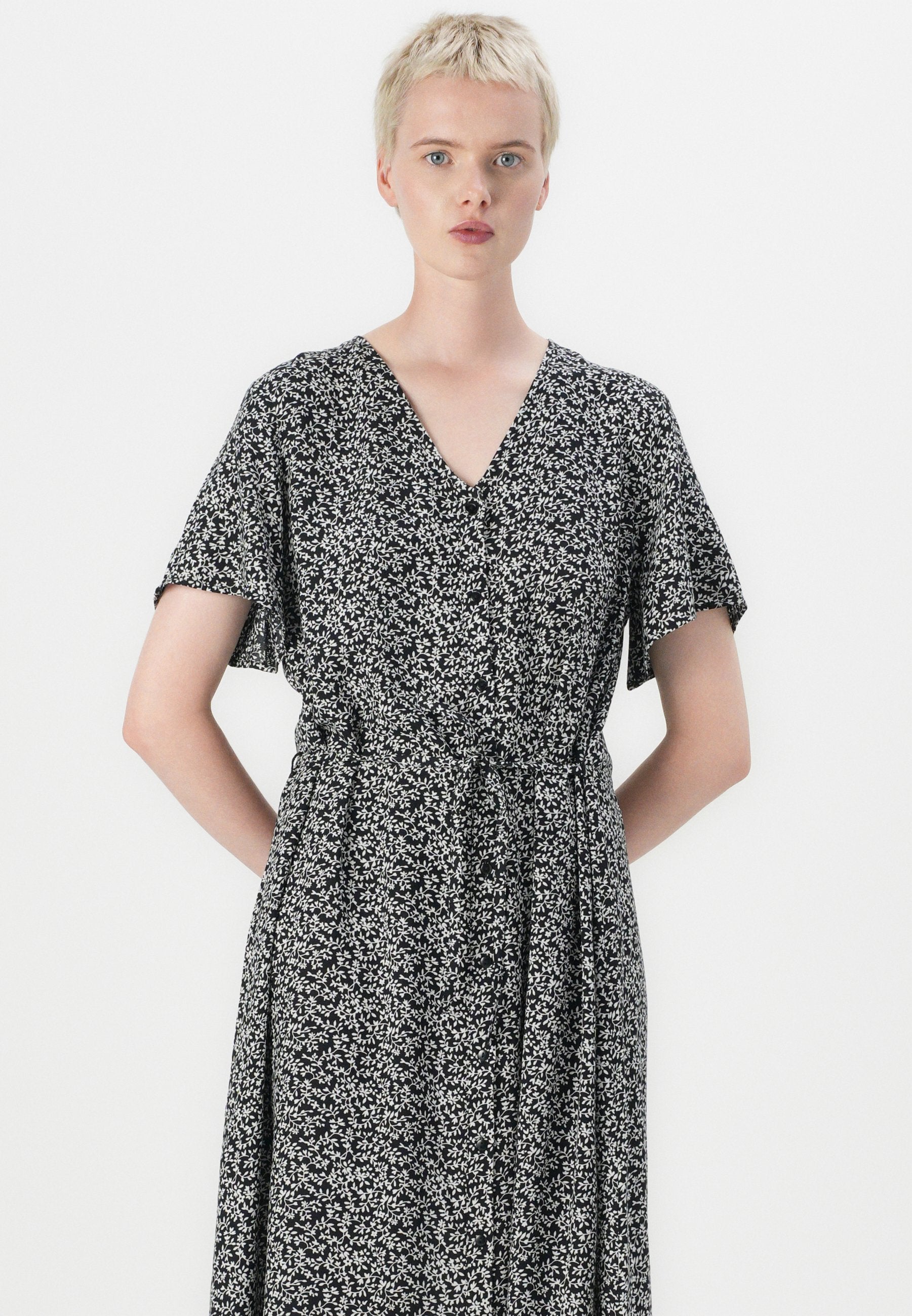 Pieces PCNYA V NECK MIDI DRESS