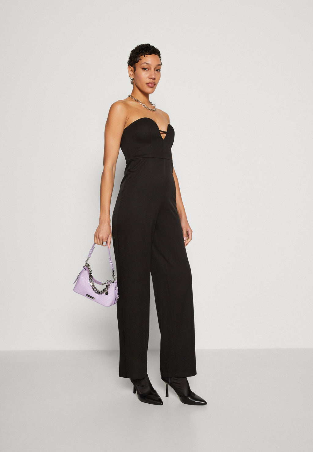 NA-KD DEEP NECKLINE