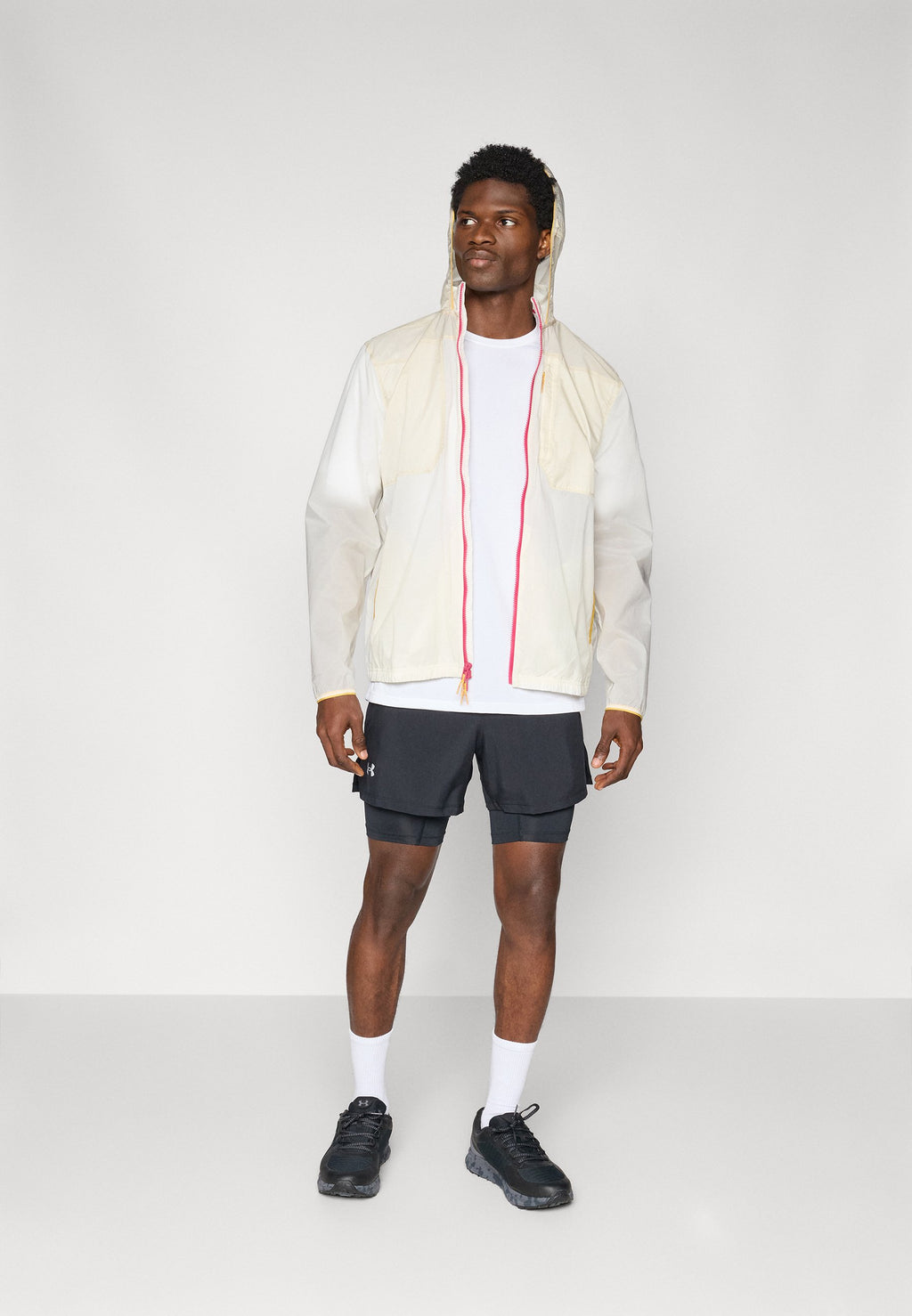 Under Armour LAUNCH TRAIL