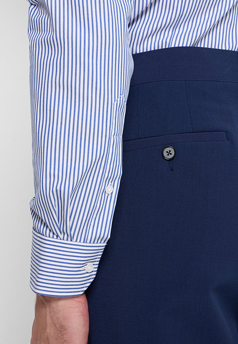 Michael Kors SLIM FIT