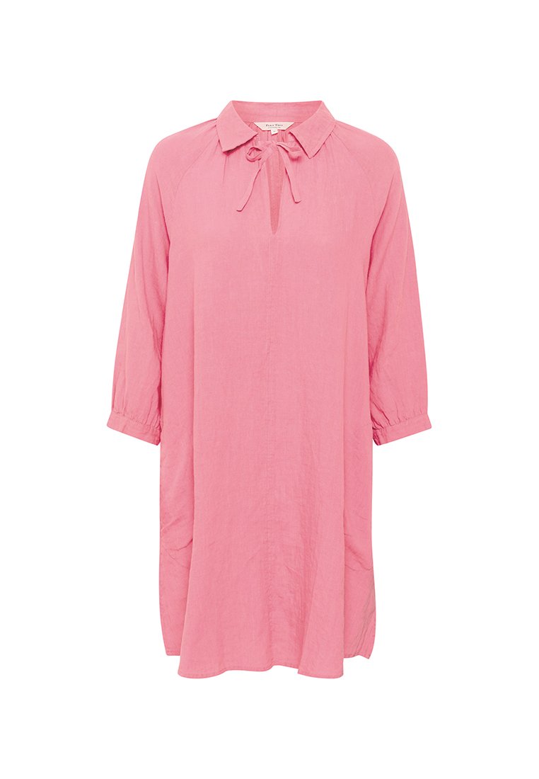 Rosa Hemdkleid mit Kragen und Bindedetail. Verfügt über Dreiviertelärmel und einen lockeren, entspannten Schnitt. Glatte Textur.