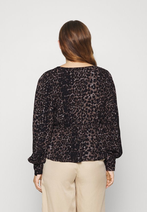 Vero Moda Petite VMKITTIE MDOT WRAP