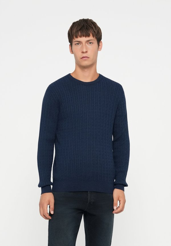Jack & Jones JJEEMIL KNIT CABLE CREW NECK NOOS - Jumper - navy blazer