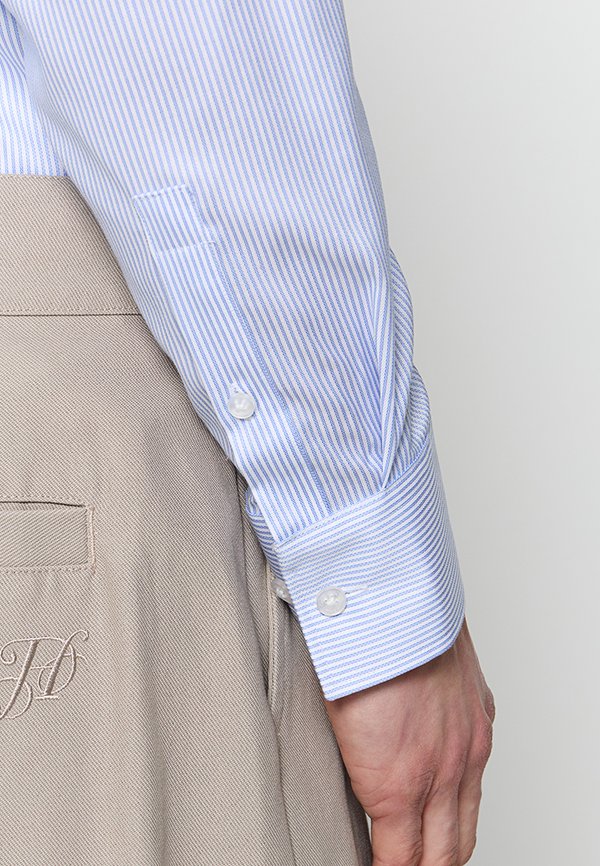Calvin Klein SLIM FIT