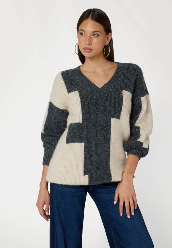 Guess  INTARSIENMOTIV AUS