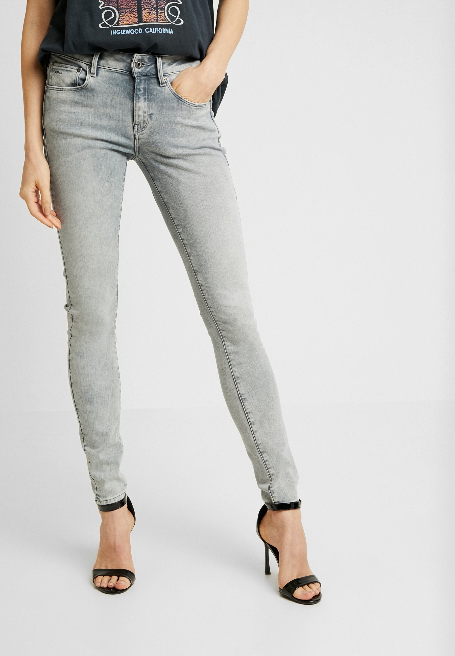 3301 MID SKINNY WMN Media 3