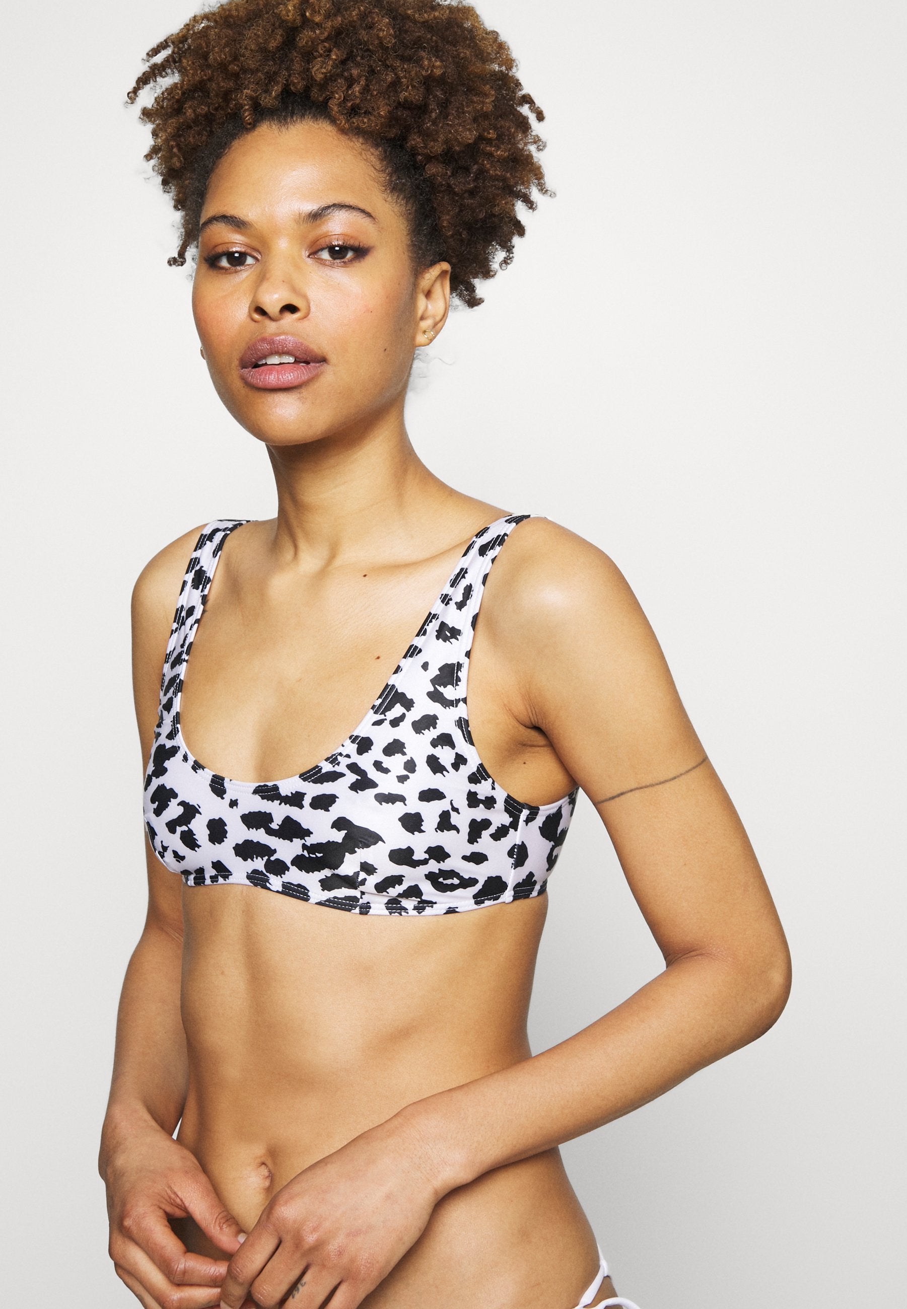 Wolf & Whistle CROP LEOPARD