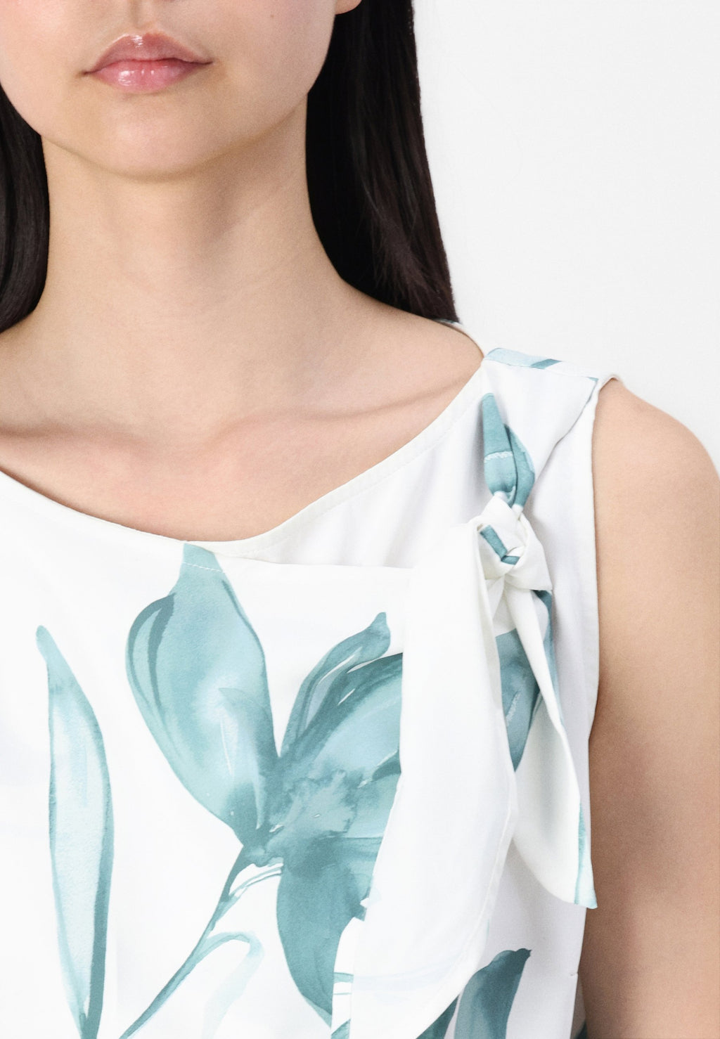 Abercrombie & Fitch Knotted Scarf Top