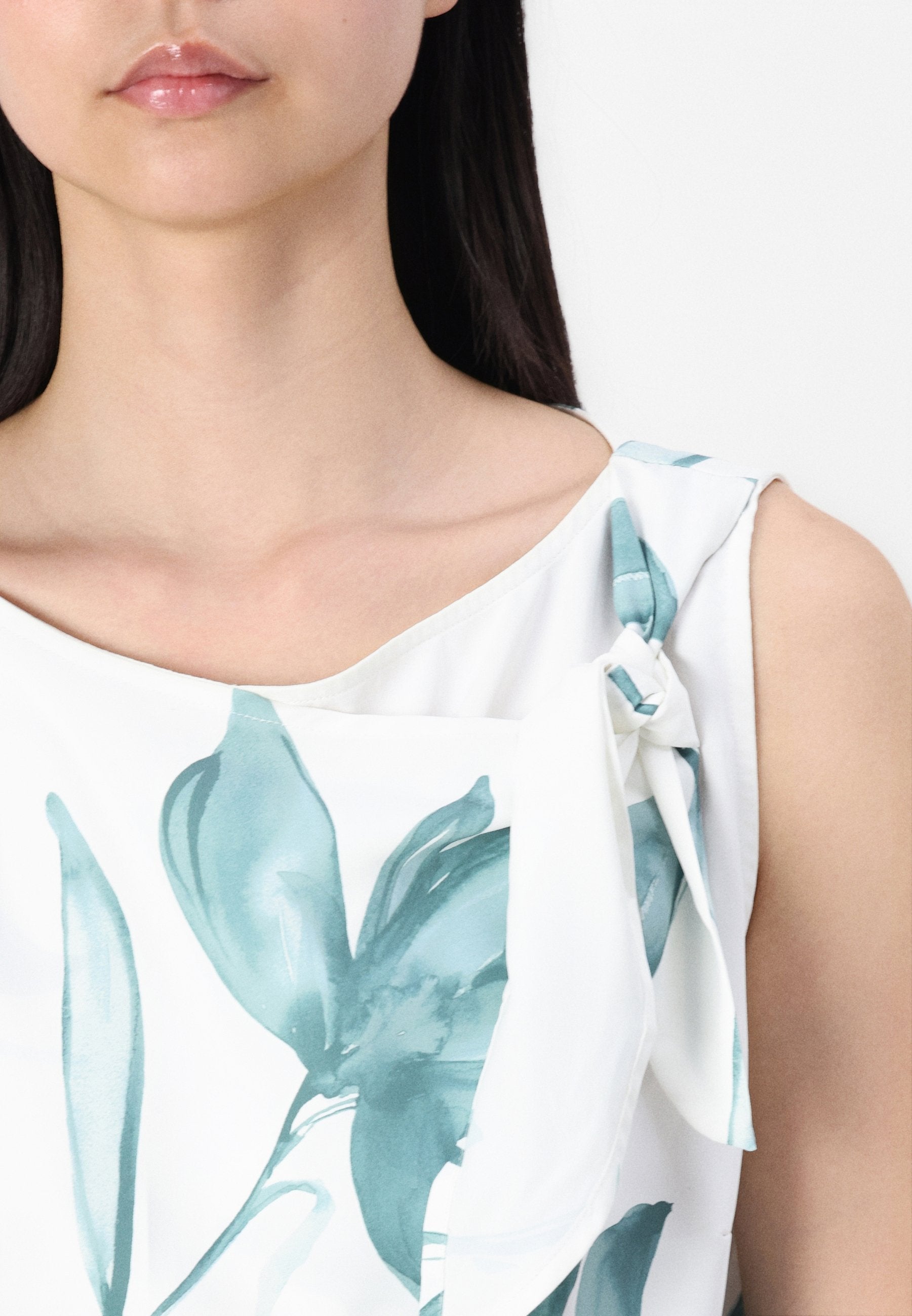Abercrombie & Fitch Knotted Scarf Top