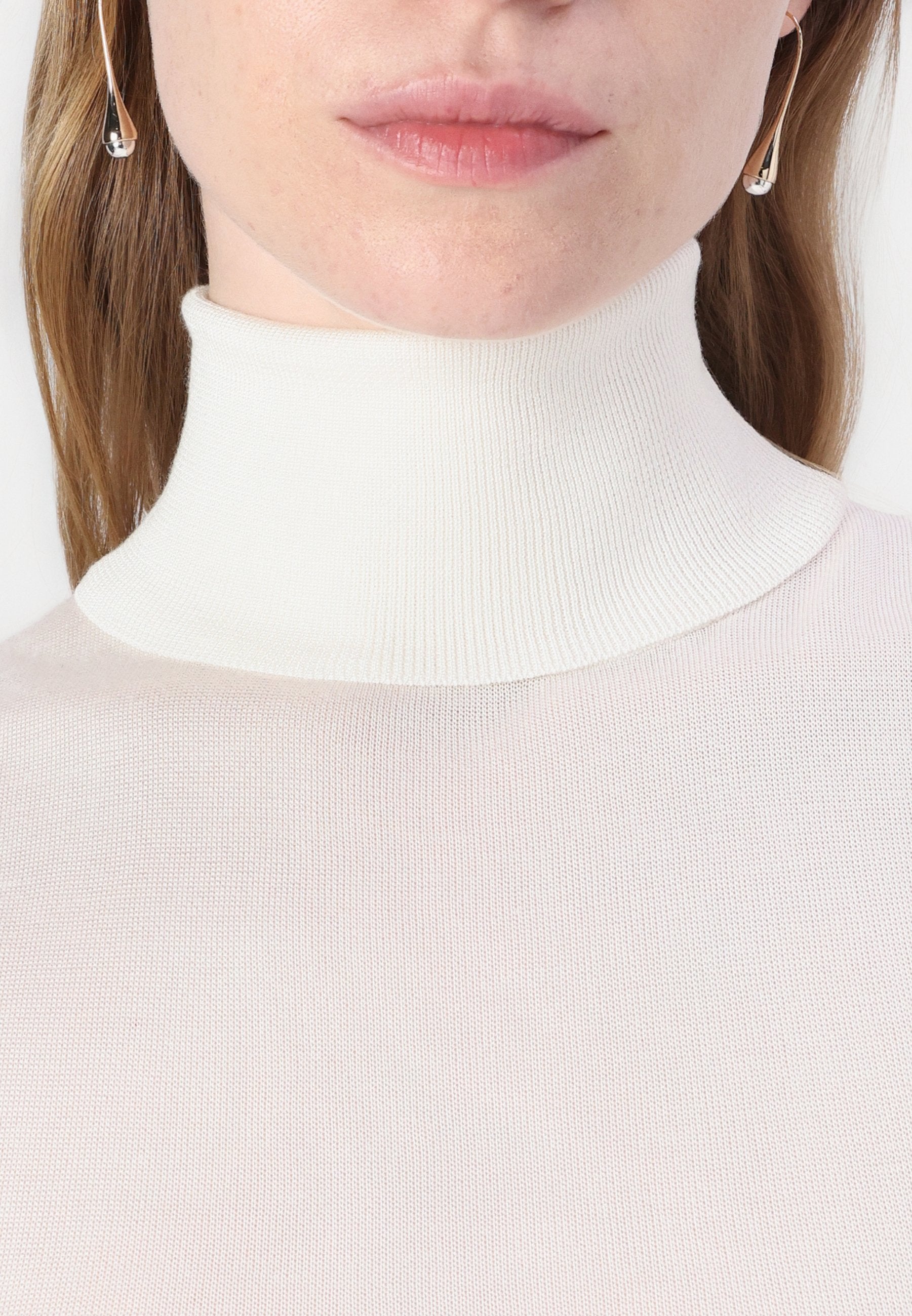 Malina NIMA SHINY SLEEVELESS NECK
