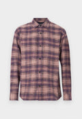 Langärmliges kariertes Hemd in Lila- und Rosatönen, mit einem Button-Down-Kragen und schwarzen Knöpfen, aus weichem Stoff mit glatter Textur.