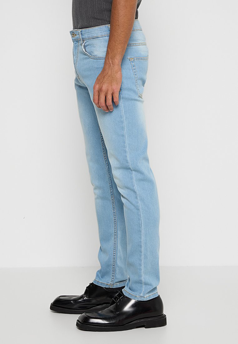 Lindbergh Jeans Tapered Fit Media 2
