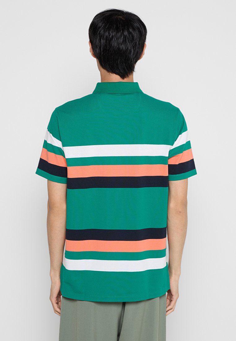 Lyle & Scott