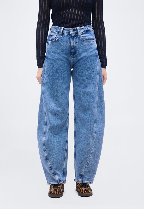 Tommy Jeans MID RISE TWIST SEAM BARREL LEG JEANS