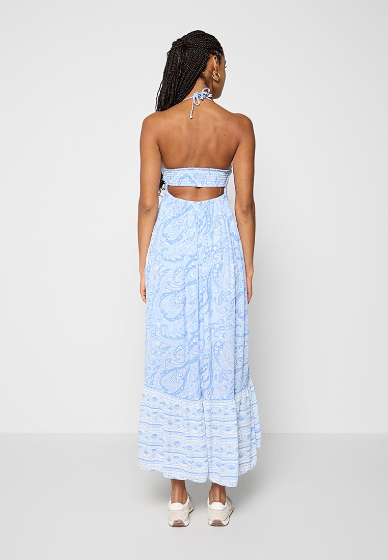 Hollister Co. AIR CHASE V NECK HALTER HIGH LOW