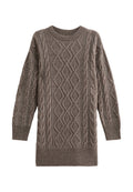 Übergroßer brauner Strickpullover mit einem Diamant- und Kabelmuster, gerippten Bündchen und Saum sowie einem runden Ausschnitt.