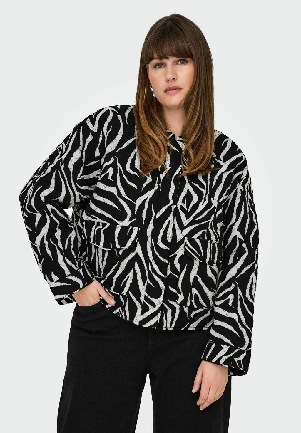 Quilted CARHALLIE Quilted Media 3