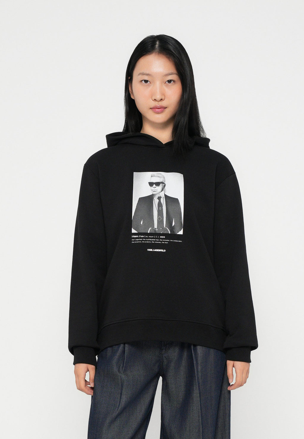 PORTRAIT HOODIE Media 3