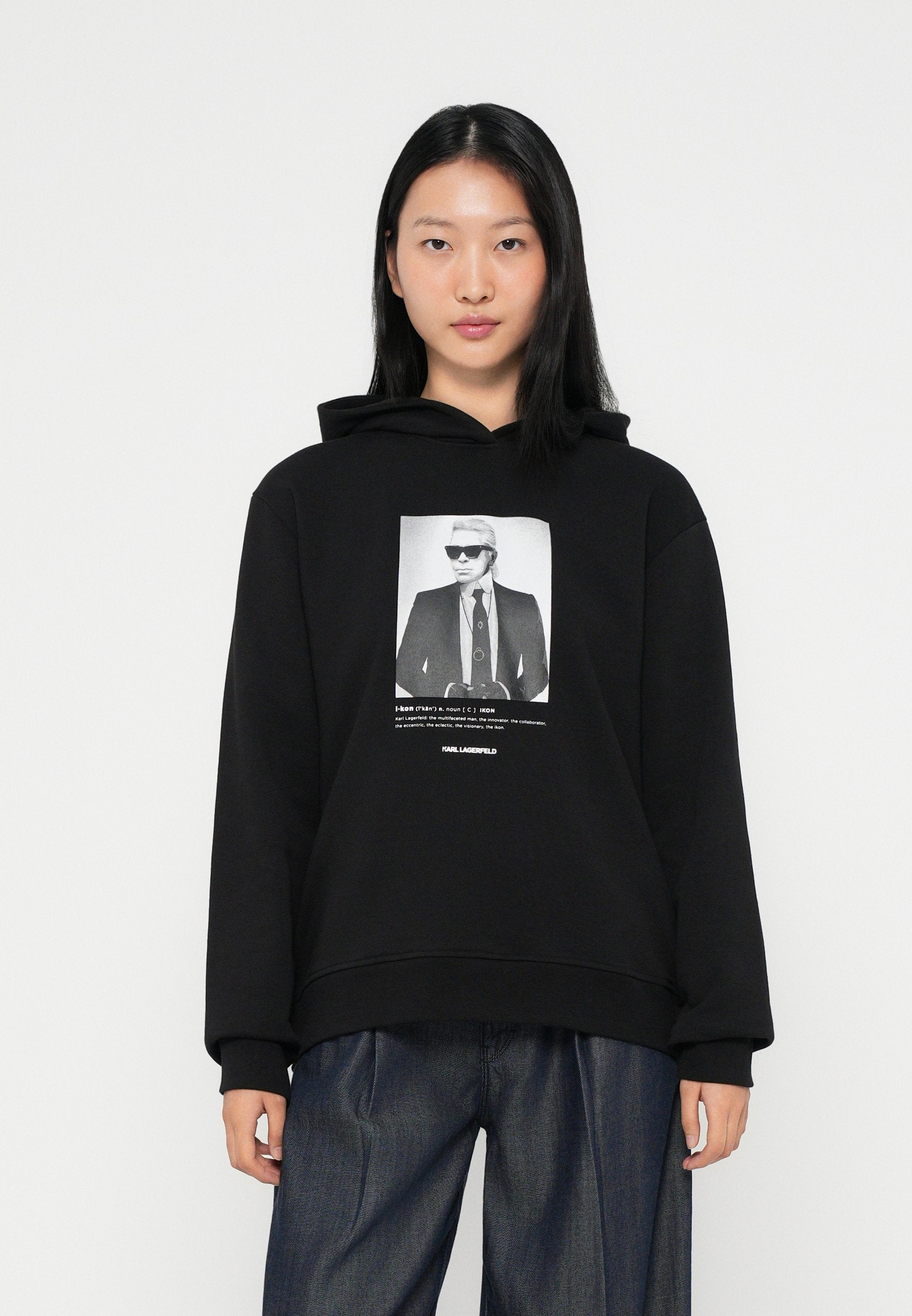 PORTRAIT HOODIE Media 3