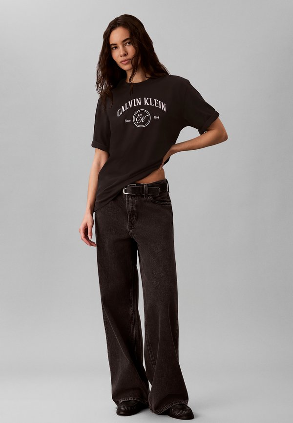 Calvin Klein Jeans CALVIN KLEIN JEANS RELAXED GRAPHIC LOGO T-SHIRT - Print T-shirt - black