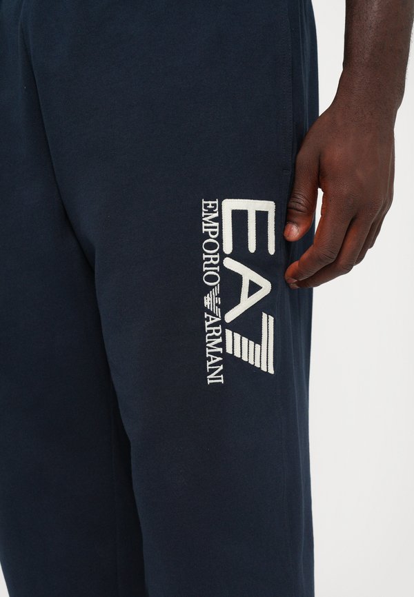 EA7 Emporio Armani TRAIN VISIBILITY
