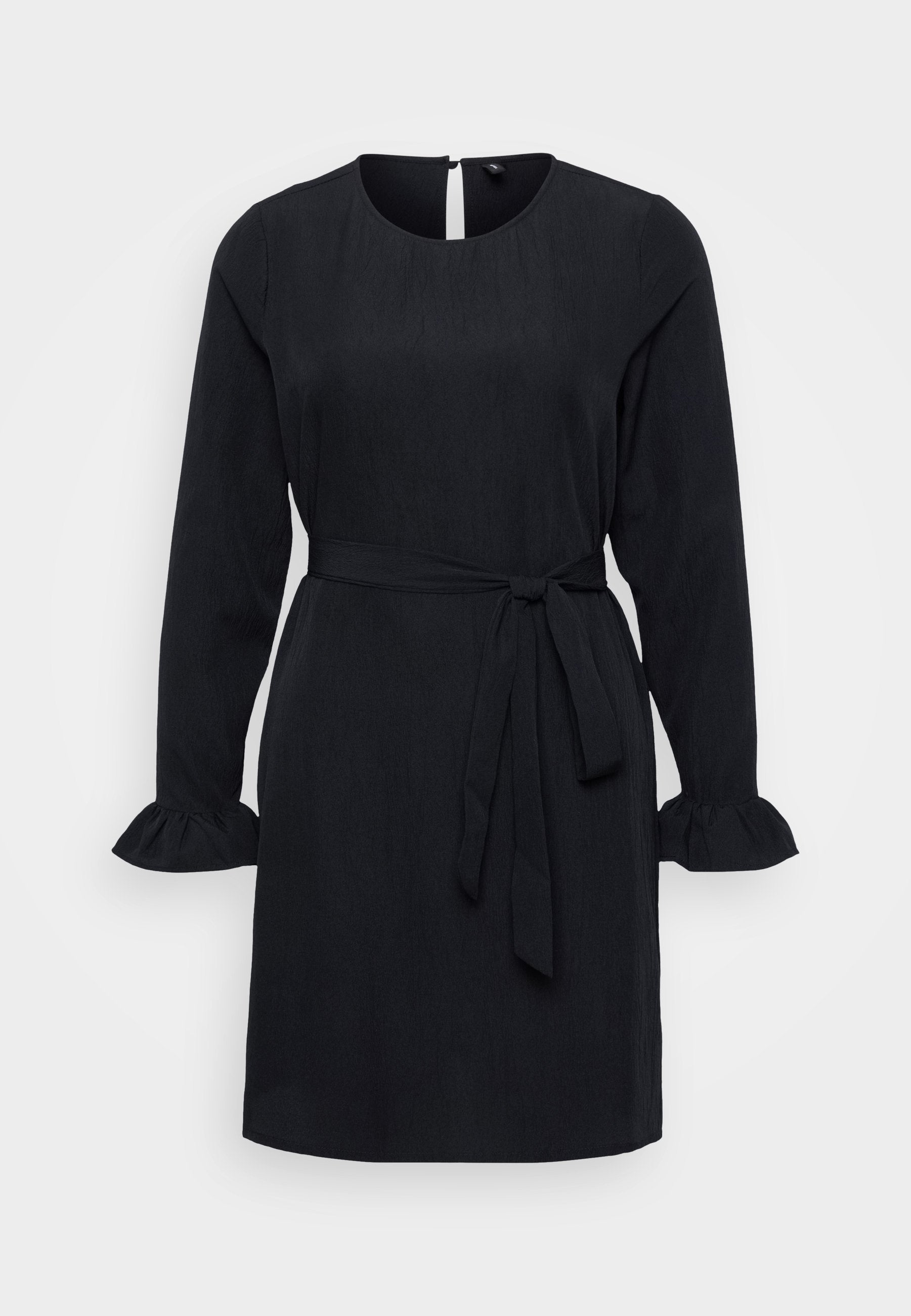 Schwarzes Kleid mit langen Ärmeln, gerafften Manschetten und gebundenem Taillengürtel, mit rundem Ausschnitt und einer Schlüssellochöffnung im Rücken.