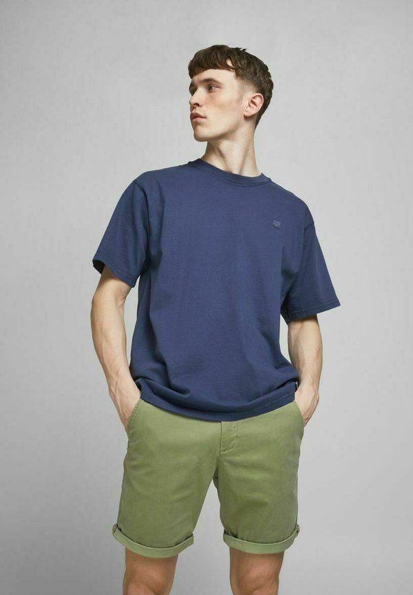 Jack & Jones JPSTBOWIE SHORTS SOLID SRT SN - Shorts - Green