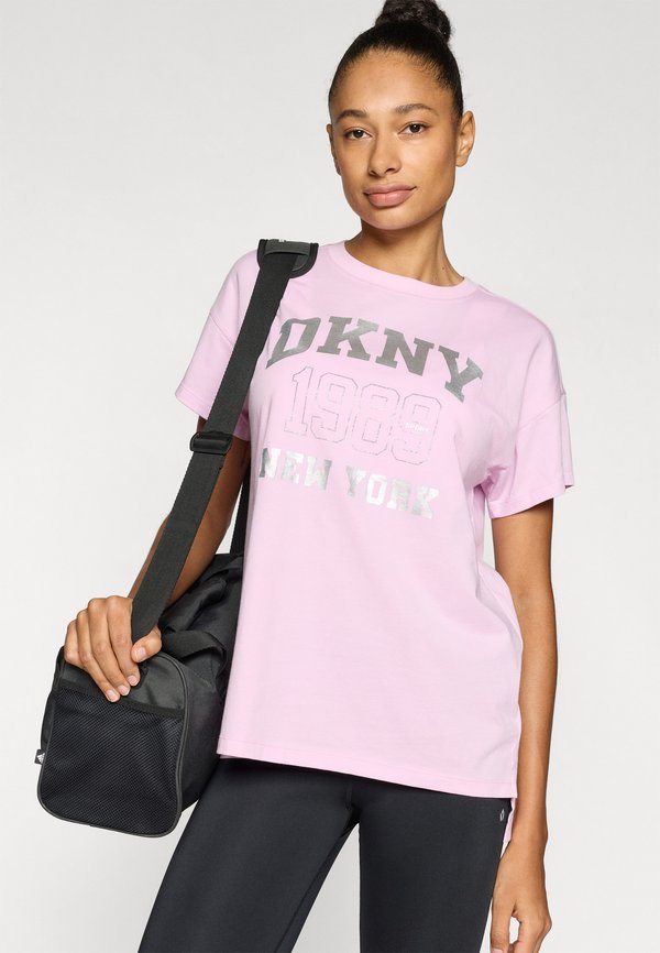 DKNY RHINESTUD LOGO DROP SHOULDER SHORT SLEEVE LEGGING TEE