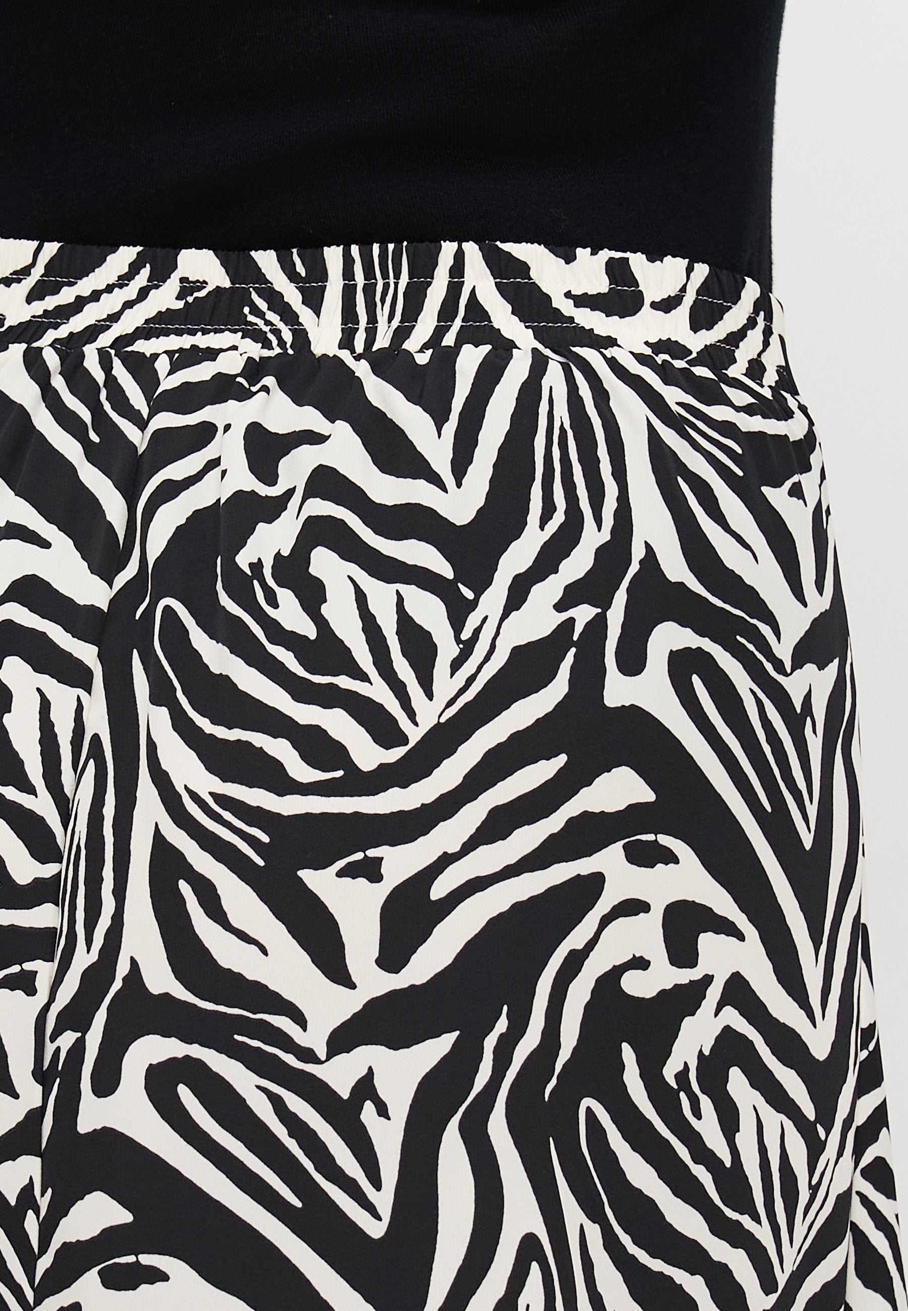 CARGRAPHIE LONG SKIRT Media 6