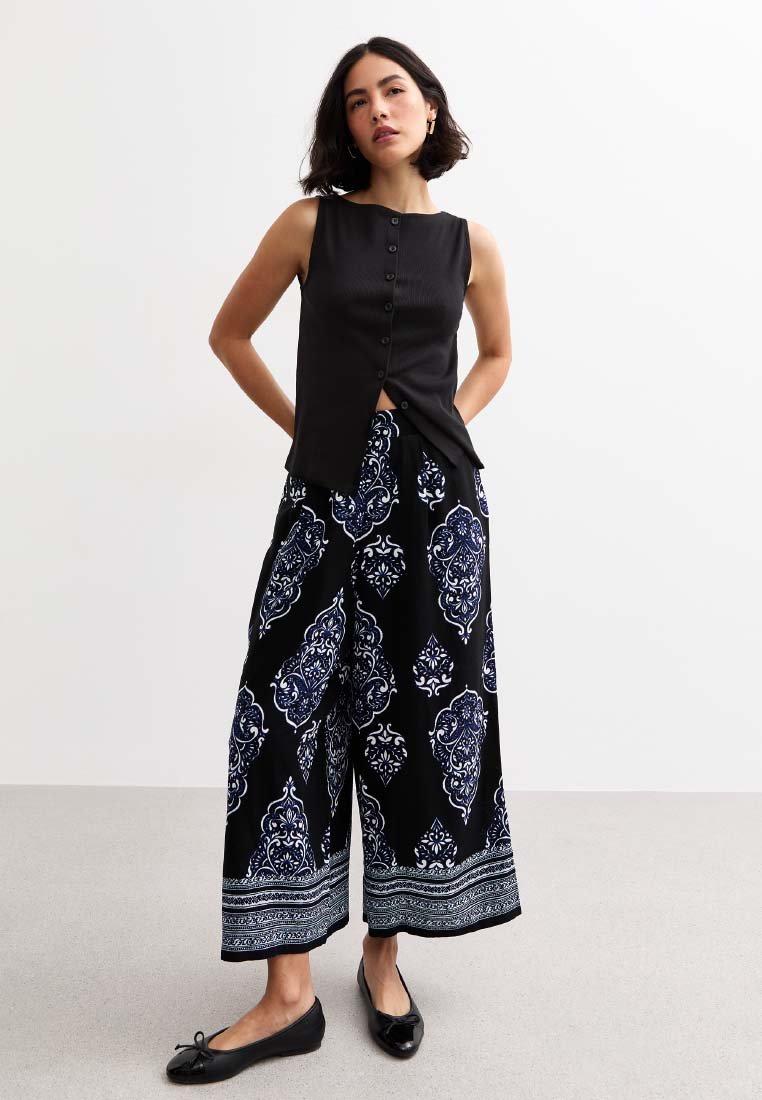 New Look ABSTRACT PRINT CROPPED