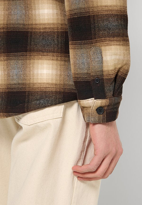 REVOLUTION REGULAR FIT