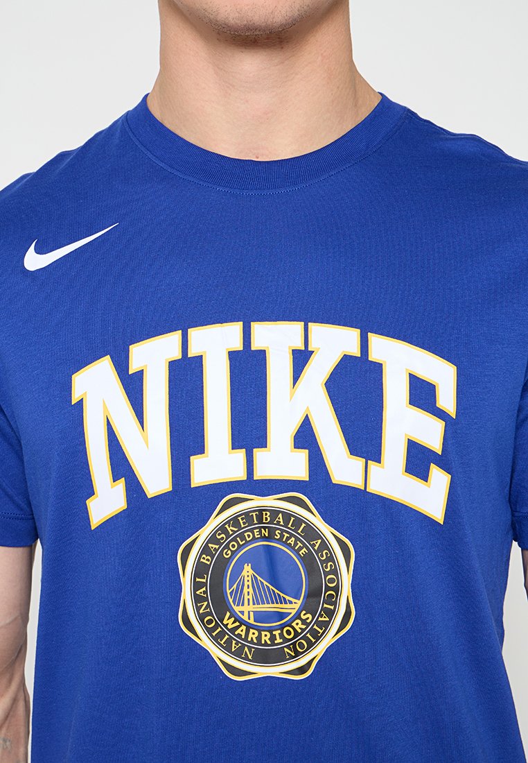 Nike Performance
