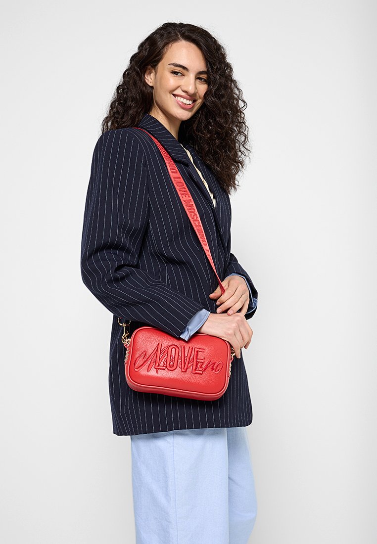 Love Moschino