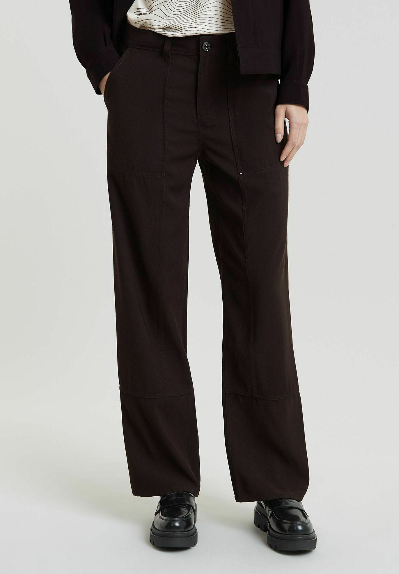 FLUID CARPENTER PANTS Media 3
